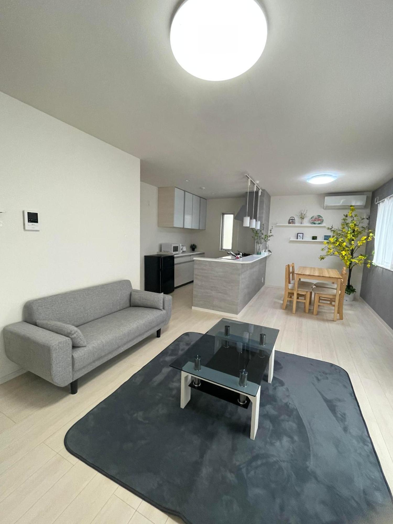 Apartment Clover House 大人数向け一軒家 Matsubara